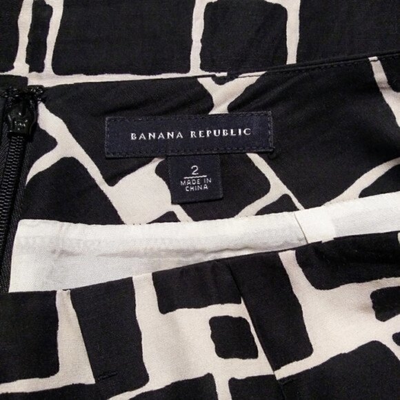 Banana Republic Silk Blend Geometric Pencil Skirt - Picture 6 of 11